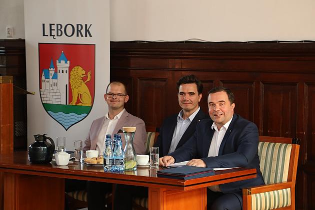 Spotkanie w ratuszu ws. nowego roku szkolnego i ślubowanie