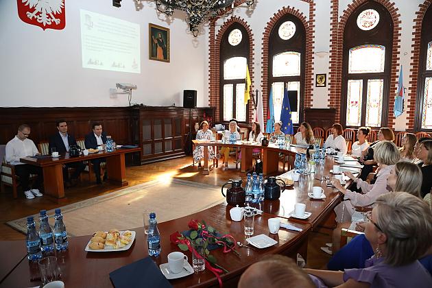 Spotkanie w ratuszu ws. nowego roku szkolnego i ślubowanie