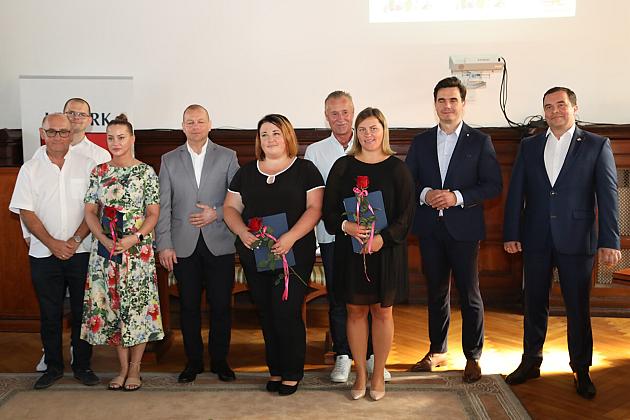 Spotkanie w ratuszu ws. nowego roku szkolnego i ślubowanie