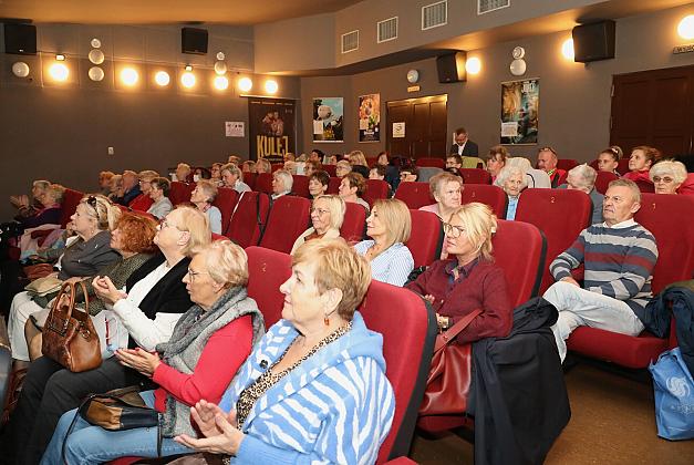 Seniorki i seniorzy na Powiatowym Forum Senioralnym w Lęborku