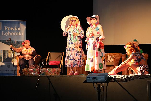 Seniorki i seniorzy na Powiatowym Forum Senioralnym w Lęborku