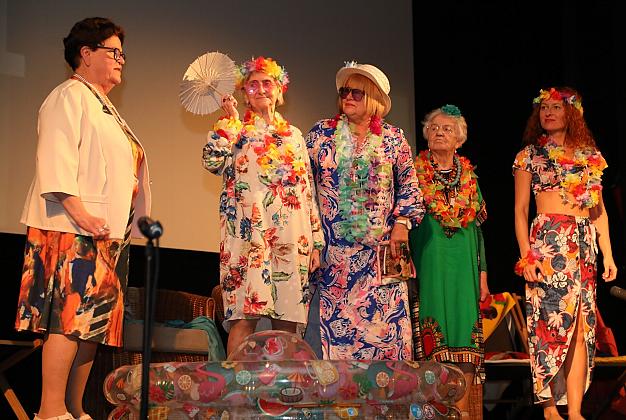 Seniorki i seniorzy na Powiatowym Forum Senioralnym w Lęborku