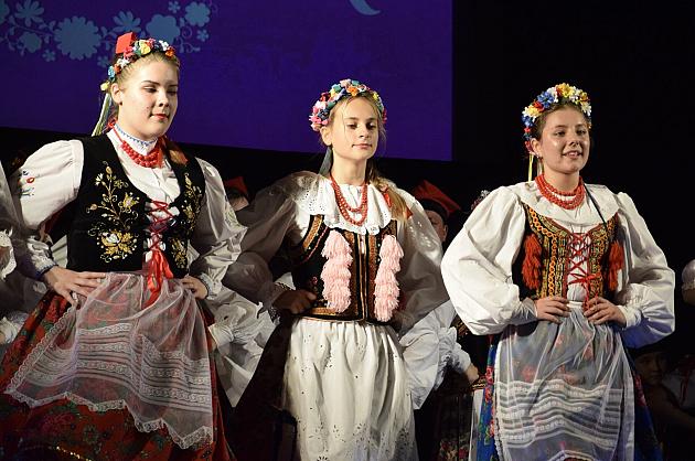 20-lecie Zespołu Pieśni i Tańca „Ziemia Lęborska” – Jubileusz pełen tańca i wzruszeń