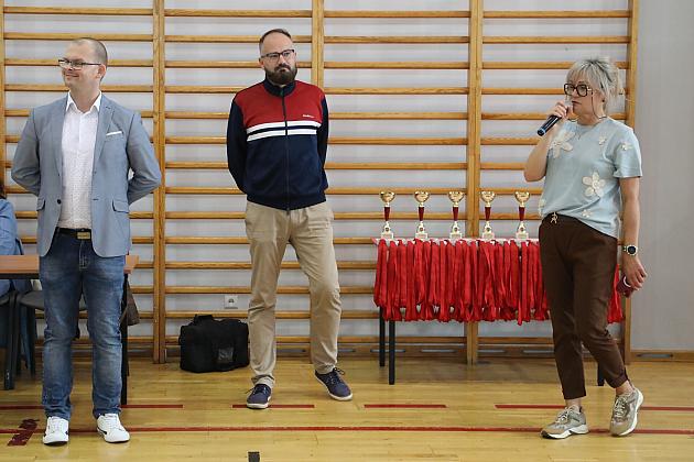 „Kto z nas lepiej i prędzej” – sportowa zabawa pełna emocji i uśmiechu!