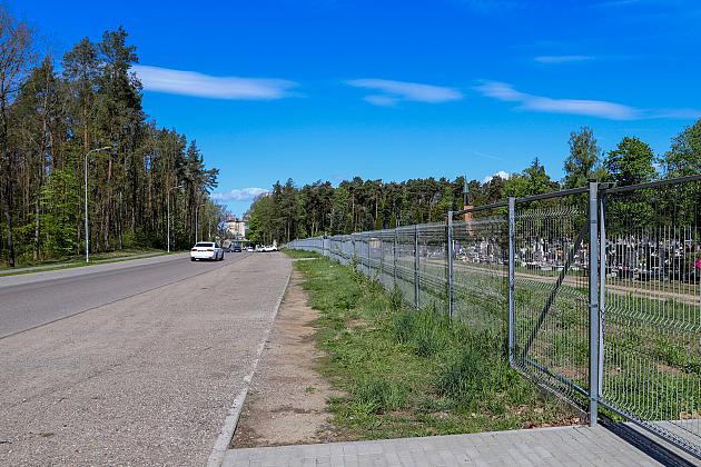 Chodnik przy cmentarzu coraz bliżej – dbamy o poprawę bezpieczeństwa i wygodę mieszkańców
