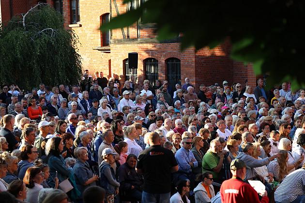 Letnie Granie ponownie na dziedzińcu ratusza – koncert akordeonowy z udziałem 33 młodych muzyków z całej Polski