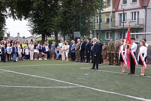 Uczniowie wrócili do szkół. Inauguracja roku szkolnego w SP nr 5 w Lęborku