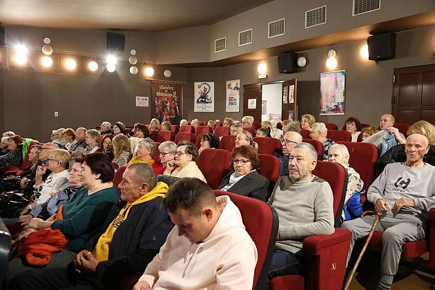 W rytmie wspomnień – zespół Bel Canto wystąpił dla lęborskich seniorów