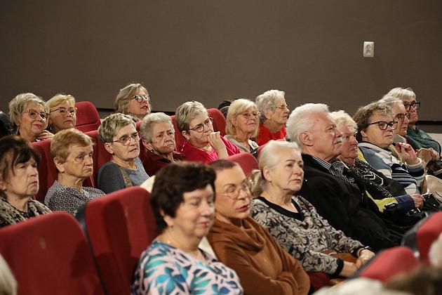 W rytmie wspomnień – zespół Bel Canto wystąpił dla lęborskich seniorów