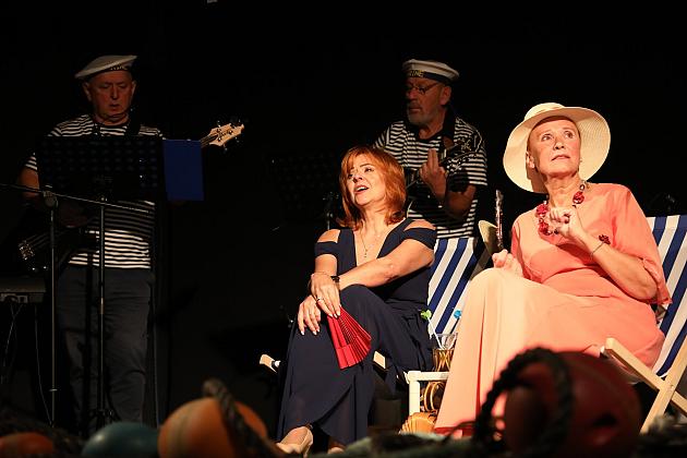 W rytmie wspomnień – zespół Bel Canto wystąpił dla lęborskich seniorów