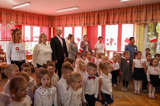 Radosne świętowanie 107. rocznicy odzyskania niepodległości w Przedszkolu nr 1