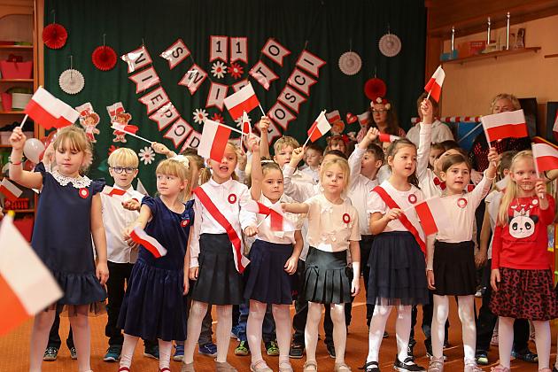 Radosne świętowanie 107. rocznicy odzyskania niepodległości w Przedszkolu nr 1