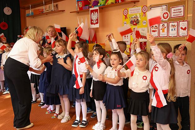 Radosne świętowanie 107. rocznicy odzyskania niepodległości w Przedszkolu nr 1