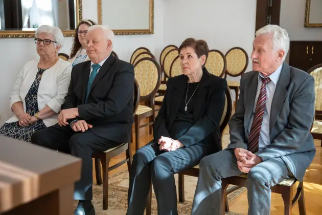 Złote Gody w lęborskim ratuszu – dwie pary świętowały 50-lecie małżeństwa