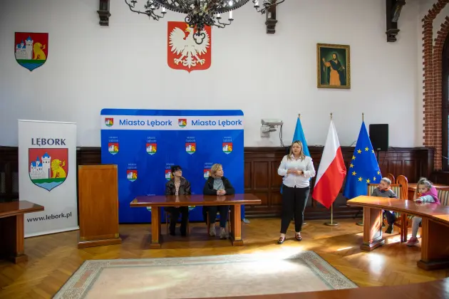 Wyjątkowi goście w ratuszu – Jagódki poznają pracę urzędnika