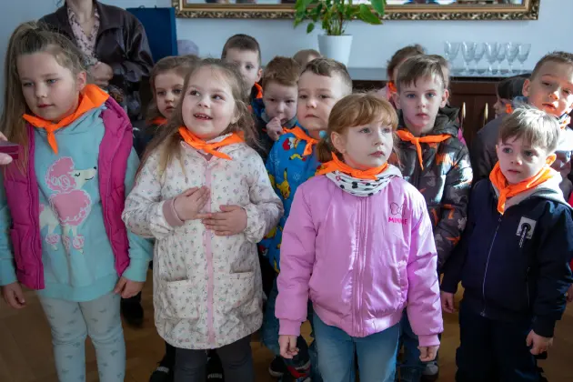 Wyjątkowi goście w ratuszu – Jagódki poznają pracę urzędnika