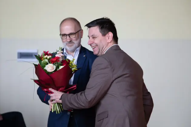 Pożegnanie ze szkołą - 169 maturzystów II LO rusza w dorosłość