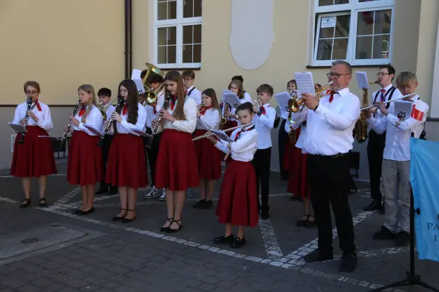 Biało-czerwona nad Lęborkiem. Uroczyste obchody Dnia Flagi RP