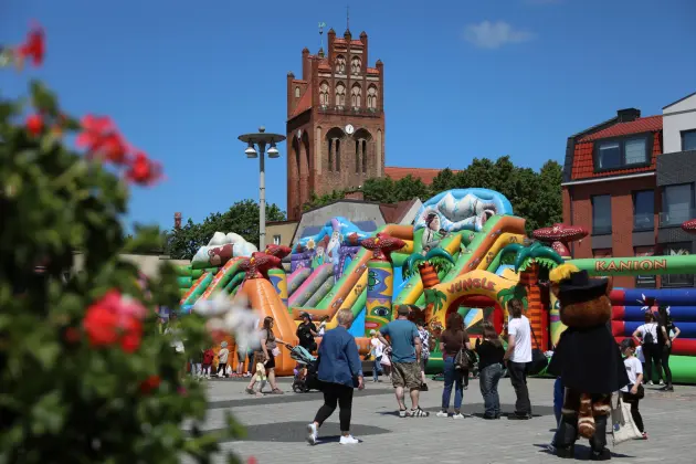 Kolorowy Dzień Dziecka na Placu Pokoju