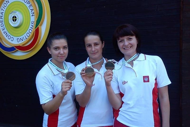 ME w strzelectwie sportowym w Osijeku. Od lewej: Paula Wrońska, Sylwia Bogacka i Agnieszka Nagay