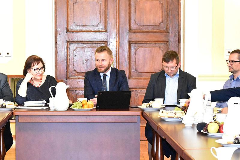 O drogach i kolei na konwencie samorządowców