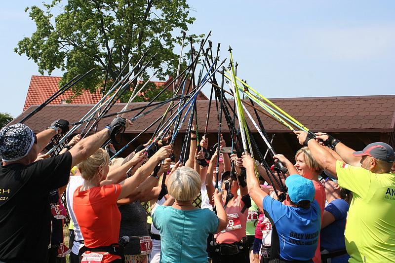 VII Grand Prix Nornic Walking i Festyn Ekologiczno-Historyczny w Obliwicach