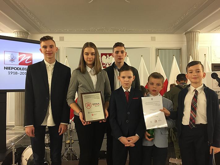 Szkoła Podstawowa nr 4 im. T. Kościuszki z tytułem laureata konkursu „Szkoła Niepodległej”