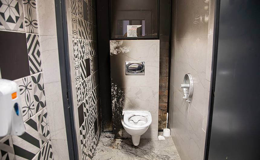 Czytaj o: Pożar w publicznej toalecie – szybkie działania