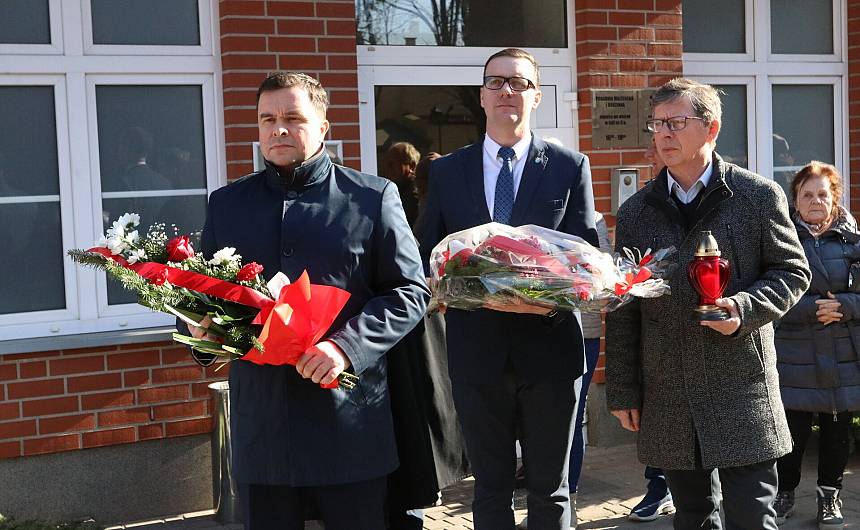 Czytaj o: W hołdzie ofiarom tragedii sprzed 81 lat w Lęborku